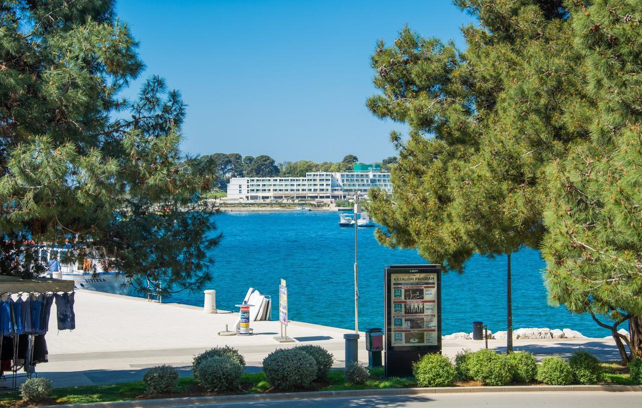 Apartment Riva Porec Esterno foto