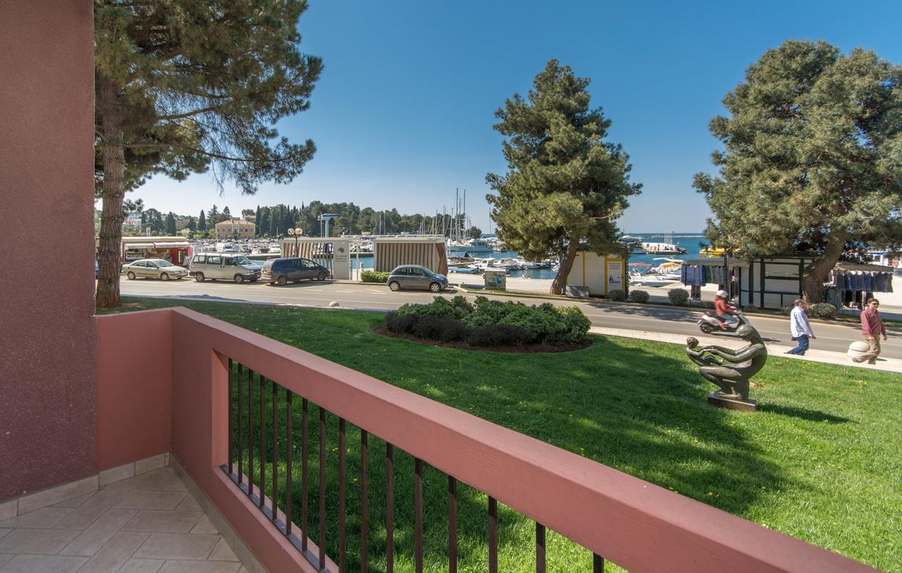 Apartment Riva Porec Esterno foto