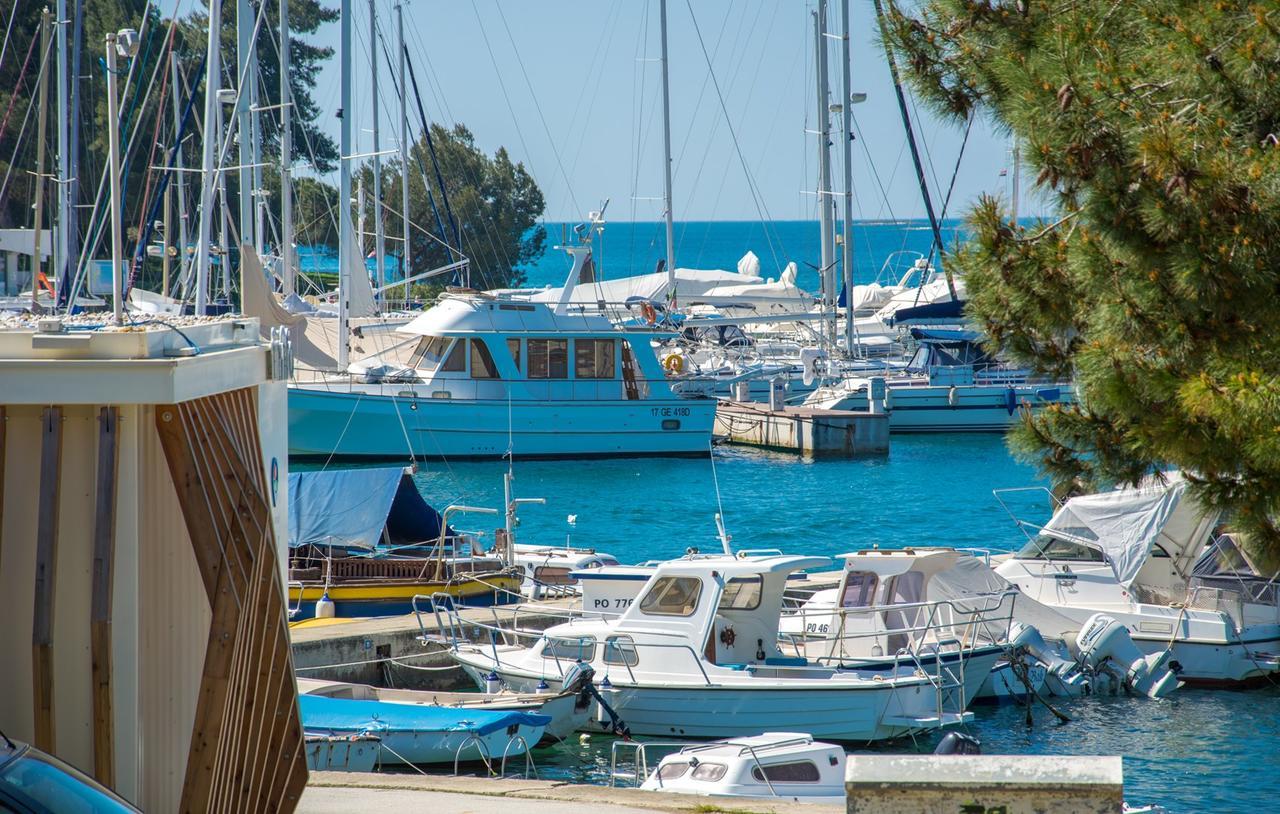 Apartment Riva Porec Esterno foto