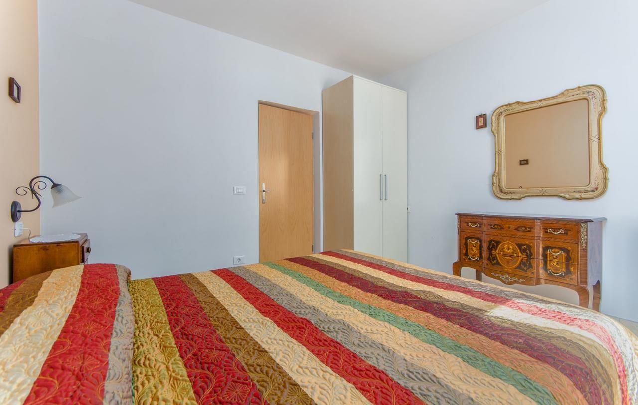 Apartment Riva Porec Esterno foto