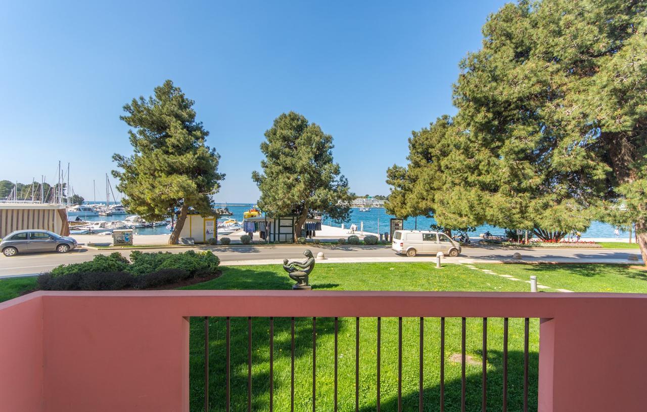 Apartment Riva Porec Esterno foto